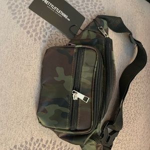 Cami fanny pack with tags
